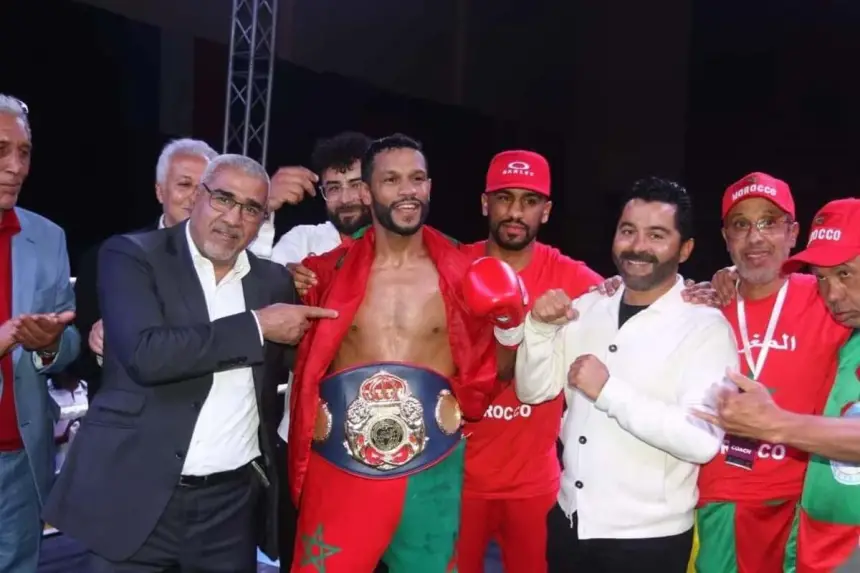 الملاكم المغربي عثمان فرعون يفوز بلقب البطولة الدولية للاتحاد العالمي للملاكمة (WBF)